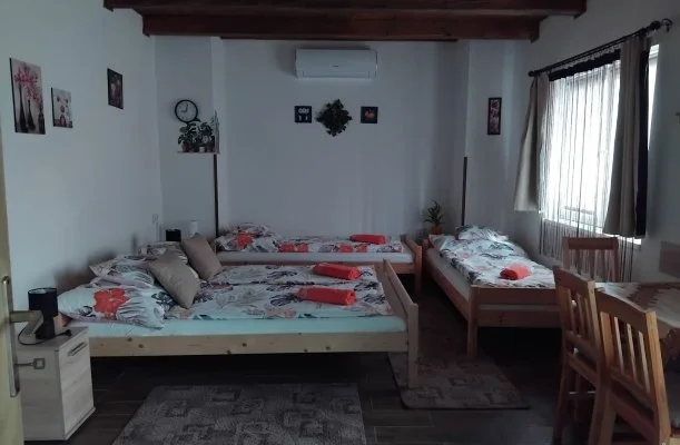 Lilla Apartmanh�zak Szilv�sv�rad