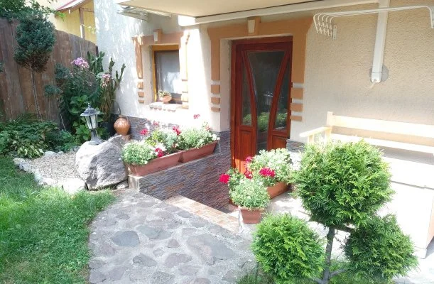 Margar�ta Panzi� S�rospatak