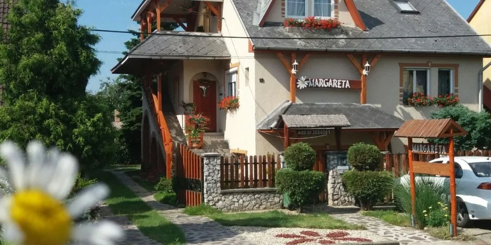 Margar�ta Panzi� S�rospatak