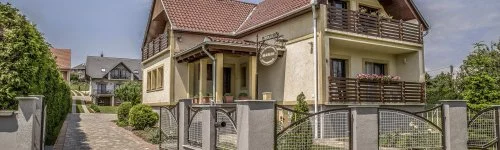 M�ria Apartmanok 