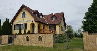 Kt nnep kztt (min. 2 j)