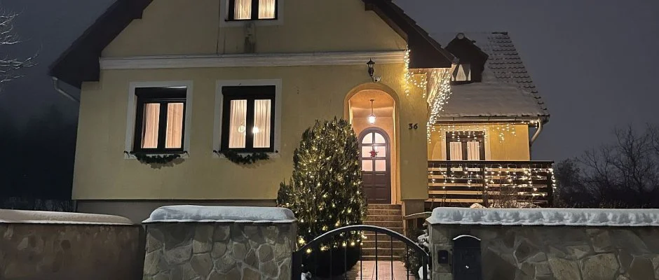 M�rk�i Vend�gh�z - kapu a Bakonyra M�rk�