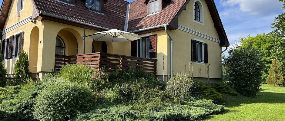 M�rk�i Vend�gh�z - kapu a Bakonyra M�rk�