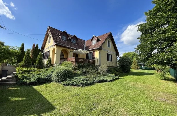 M�rk�i Vend�gh�z - kapu a Bakonyra M�rk�