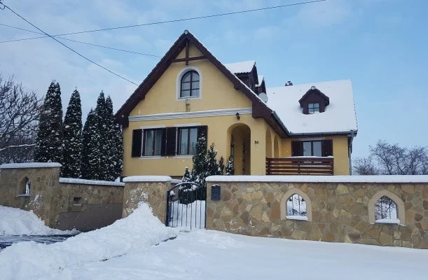 M�rk�i Vend�gh�z - kapu a Bakonyra M�rk�