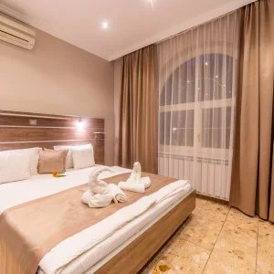 Márvány Panzió Hajdúszoboszló - Május 1. (min. 3 éj)