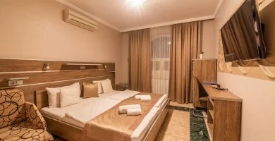 Augusztus 20. (min. 3 �j)