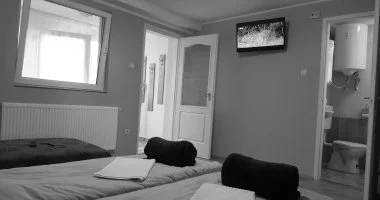 Szilveszter (min. 2 �j)