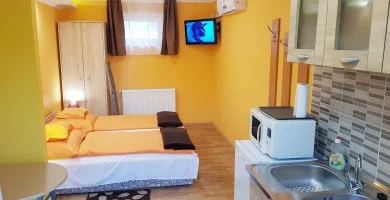 M�jus 1. (min. 2 �j)