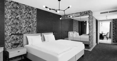 Okt�ber 23. (min. 2 �j)