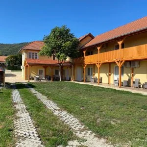 Montana Vendégház Balatonederics - Augusztus 20. (min. 2 éj)