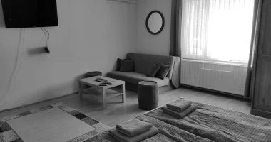 Két ünnep között