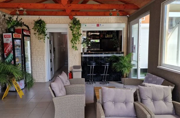 Napsug�r Apartmanh�z Si�fok