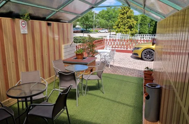 Napsug�r Apartmanh�z Si�fok