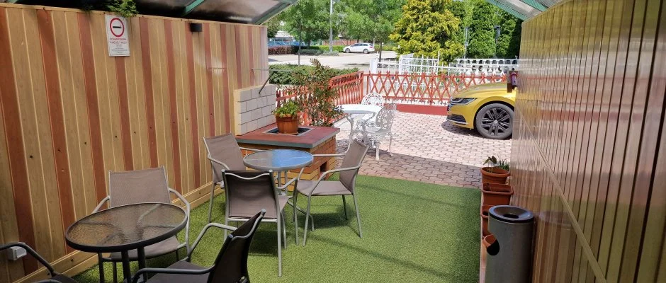 Napsug�r Apartmanh�z Si�fok