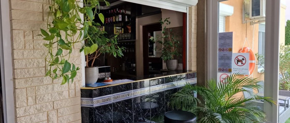 Napsug�r Apartmanh�z Si�fok