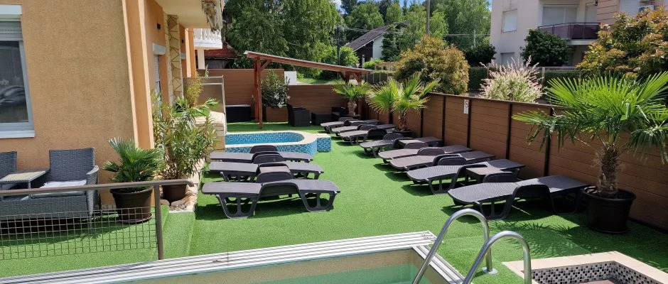 Napsug�r Apartmanh�z Si�fok