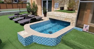 M�jus 1. (min. 2 �j)