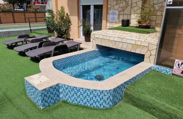 Napsug�r Apartmanh�z Si�fok