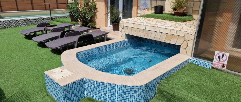 Napsug�r Apartmanh�z Si�fok