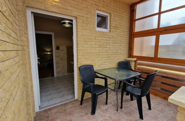 Napsug�r Apartmanh�z Si�fok