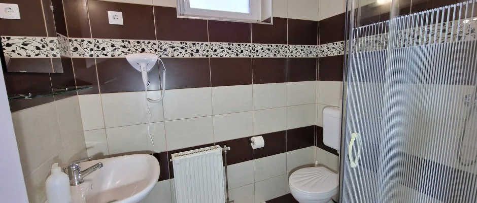 Napsug�r Apartmanh�z Si�fok