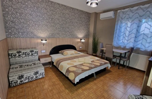 Napsug�r Apartmanh�z Si�fok