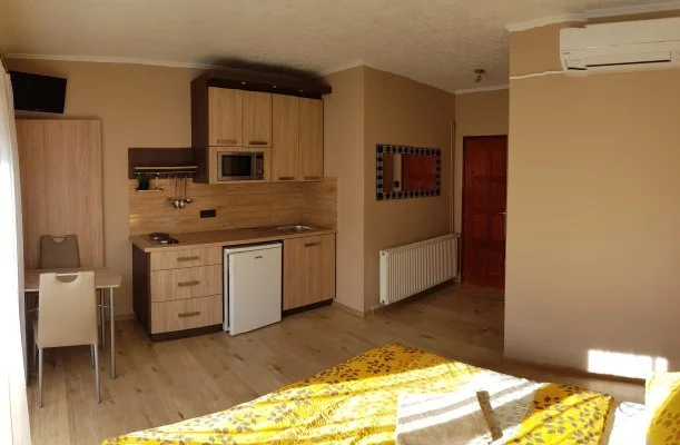 Napsug�r Apartmanh�z Si�fok