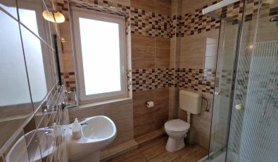 Napsug�r Apartmanh�z Si�fok