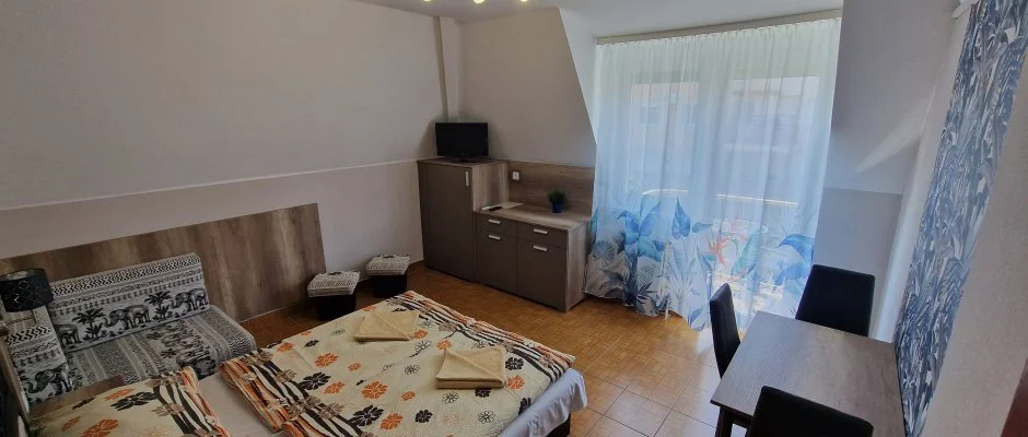 Napsug�r Apartmanh�z Si�fok