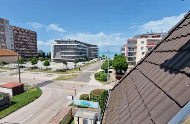 Napsug�r Apartmanh�z Si�fok