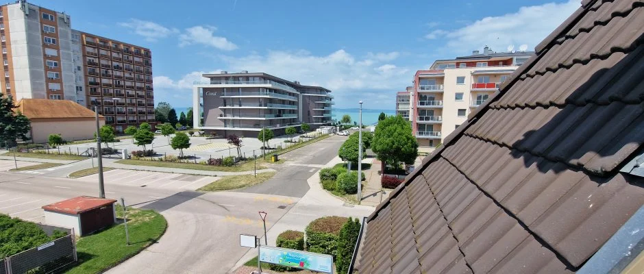 Napsug�r Apartmanh�z Si�fok