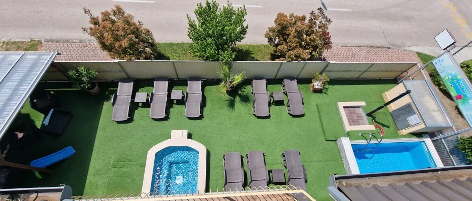 Napsug�r Apartmanh�z Si�fok