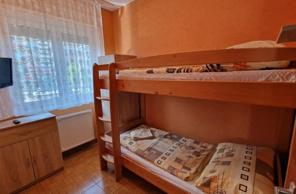 Napsug�r Apartmanh�z Si�fok