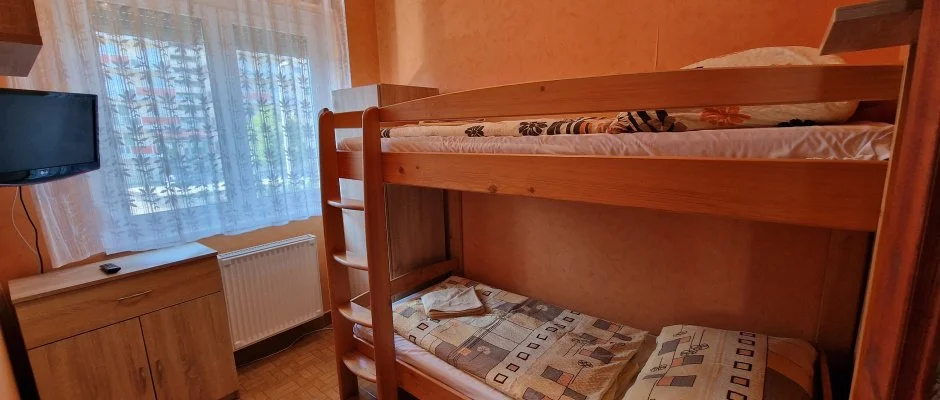Napsug�r Apartmanh�z Si�fok