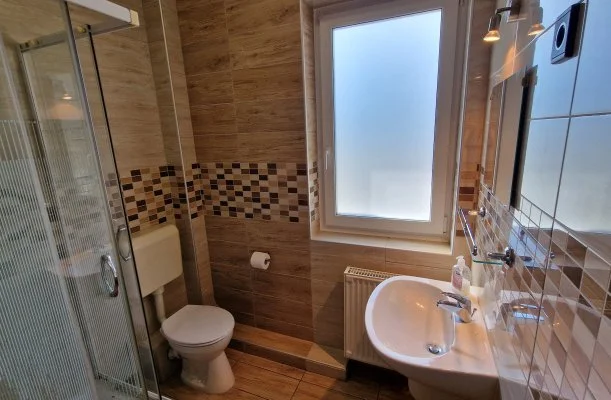 Napsug�r Apartmanh�z Si�fok