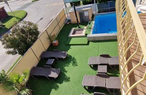 Napsug�r Apartmanh�z Si�fok