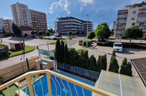 Napsug�r Apartmanh�z Si�fok