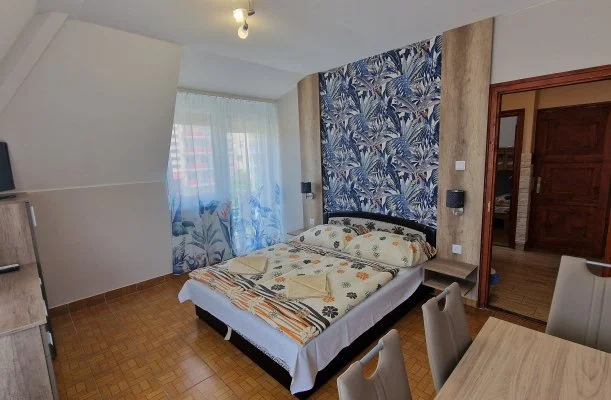 Napsug�r Apartmanh�z Si�fok