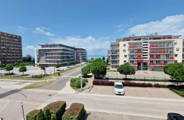 Napsug�r Apartmanh�z Si�fok