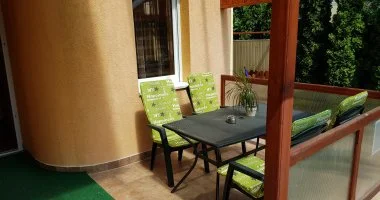 Majus 1. (min. 2 �j)