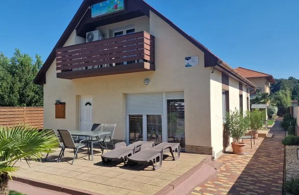 Napsug�r Villa A Si�fok