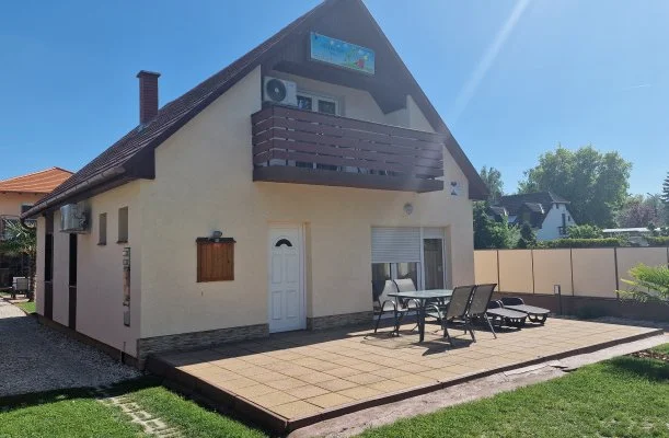 Napsug�r Villa A Si�fok