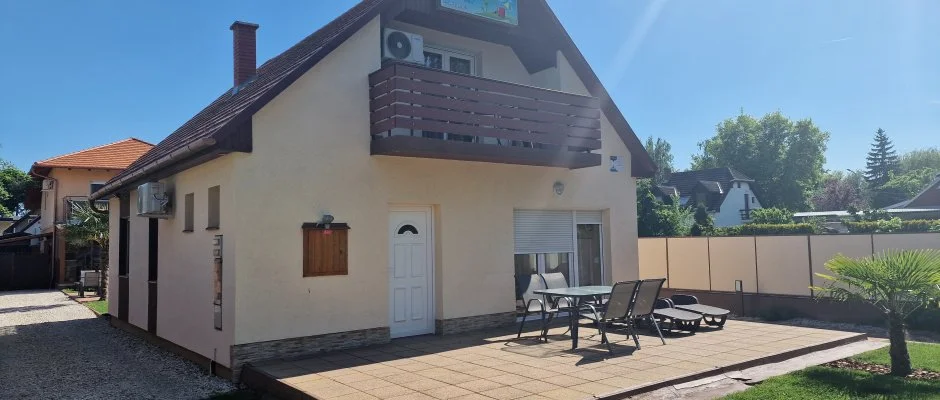 Napsug�r Villa A Si�fok