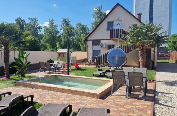 Napsug�r Villa A Si�fok