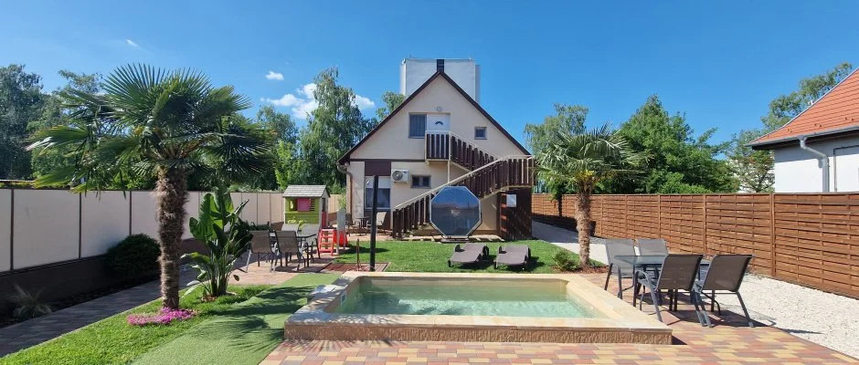 Napsug�r Villa A Si�fok