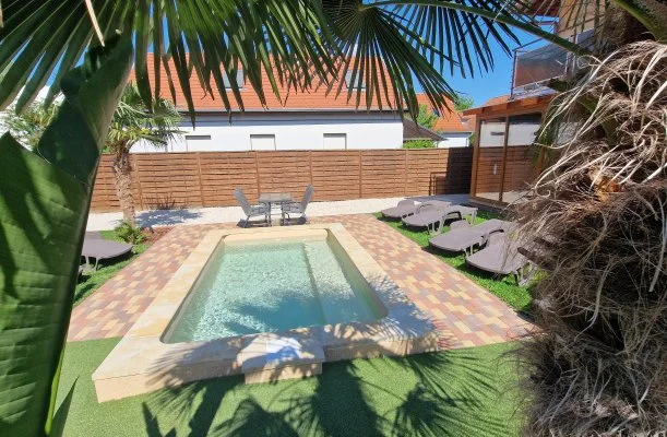 Napsug�r Villa A Si�fok