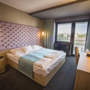  Sárvár - Két ünnep között