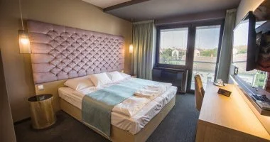 Két ünnep között