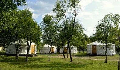 �r�ll� Szer Jurtasz�ll�s �riszentp�ter